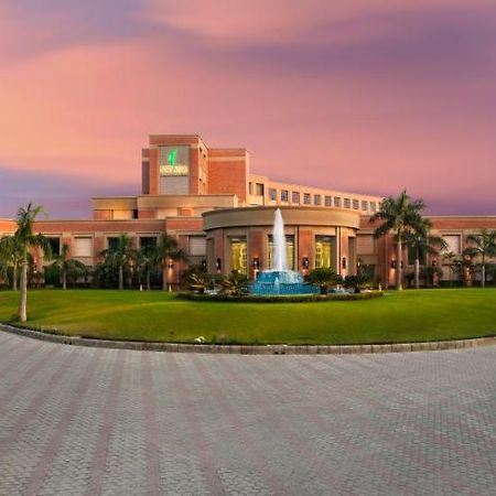 Nirvana Luxury Hotel L Ludhiana Bagian luar foto