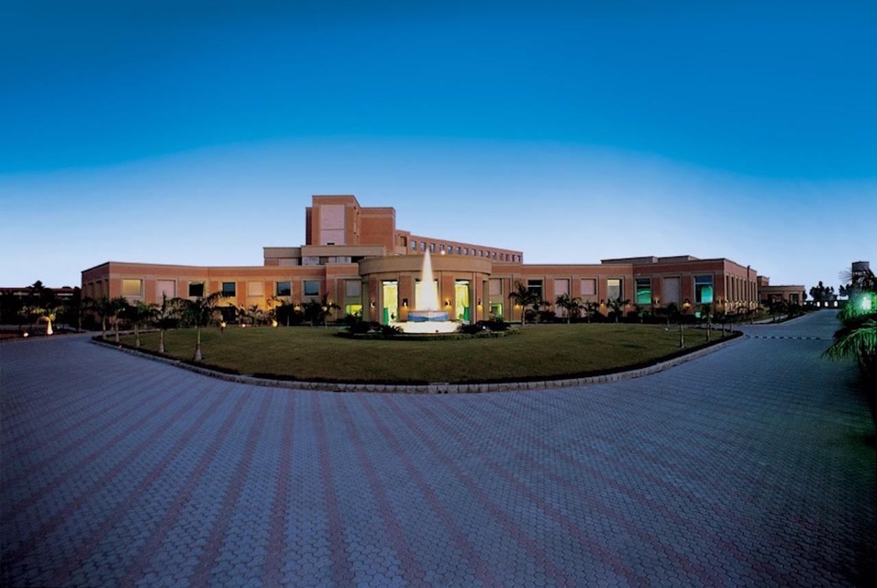 Nirvana Luxury Hotel L Ludhiana Bagian luar foto