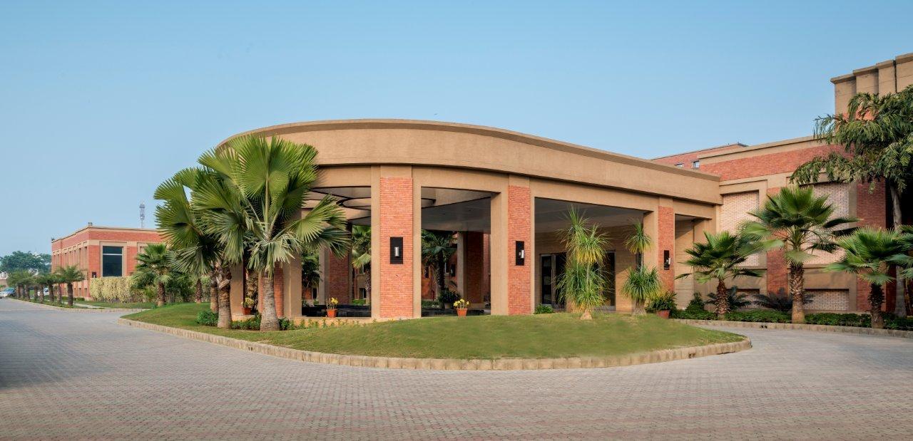 Nirvana Luxury Hotel L Ludhiana Bagian luar foto