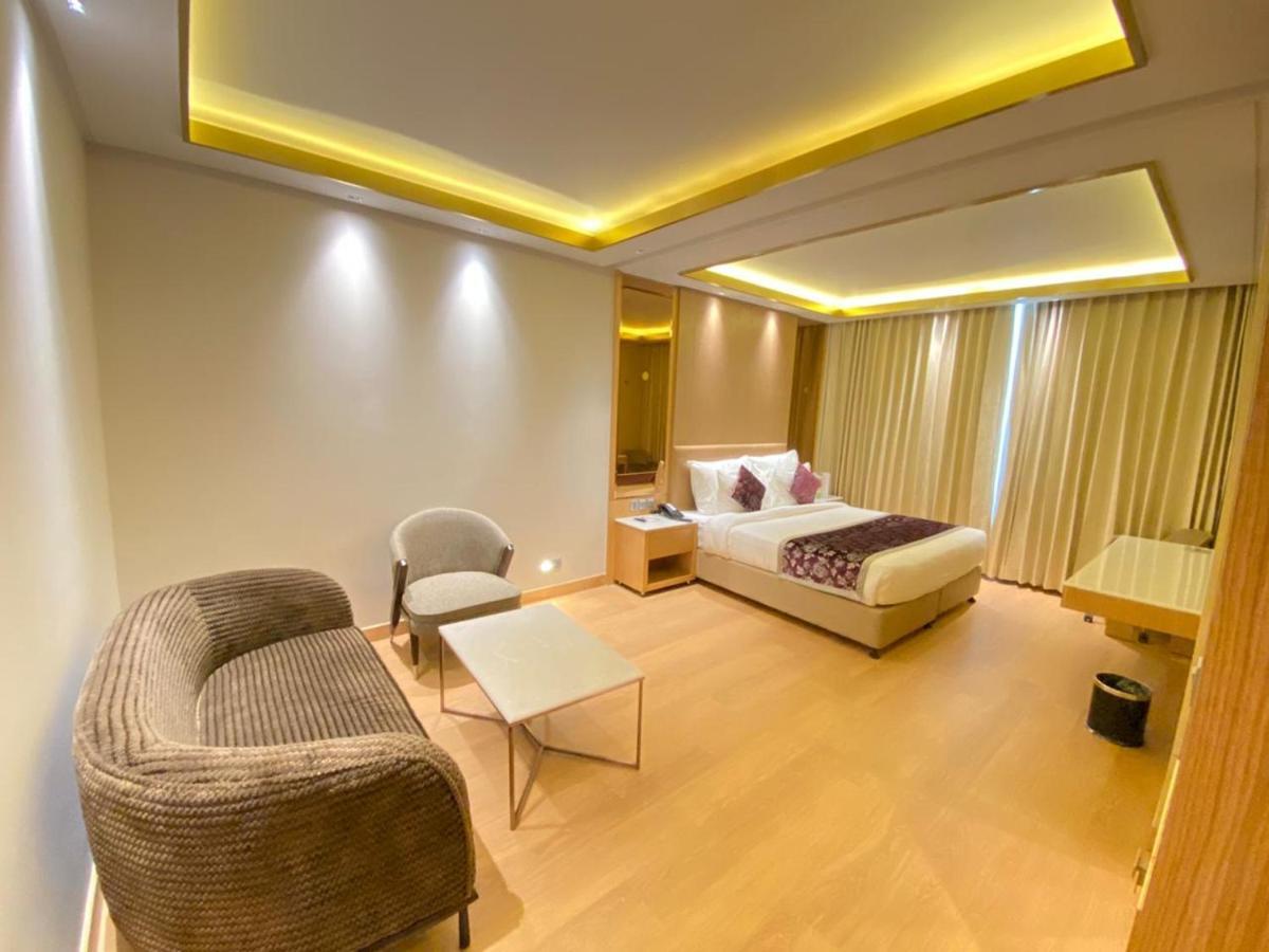 Nirvana Luxury Hotel L Ludhiana Bagian luar foto